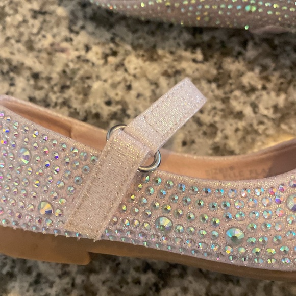 Kelly & Katie toddler shoes barely worn - Picture 5 of 5